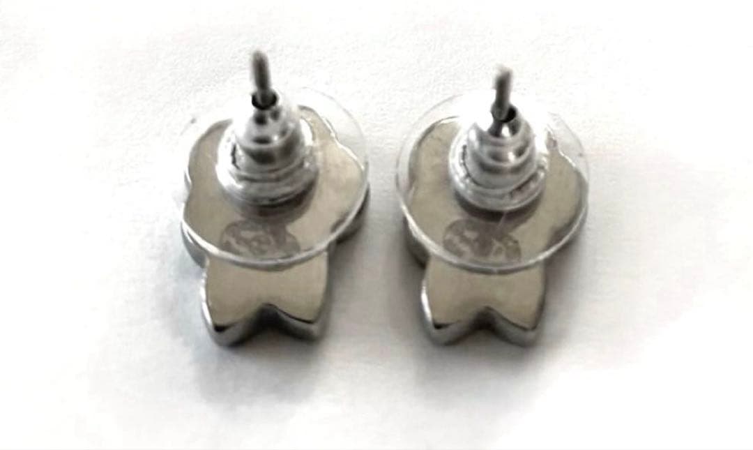 【早い者勝ち】【刻印あり】＊シャネル＊ココマーク＊カメリアピアス＊送料込み❣️