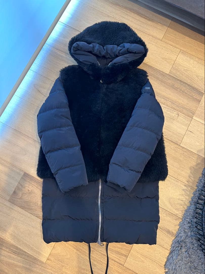 フード付きブラックダウンジャケット【クリーニング済】DUNO