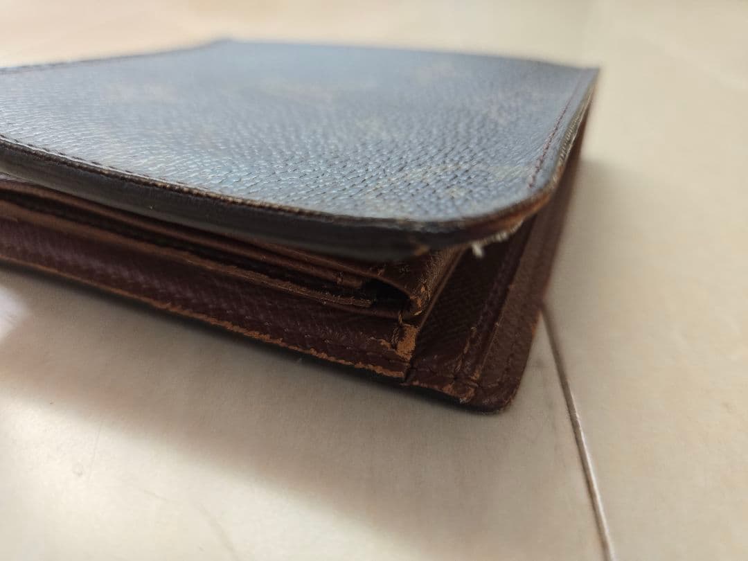 ルイヴィトン折りたたみ財布