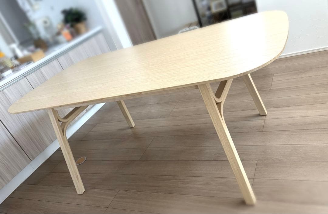 【IKEA】6人用ダイニングテーブル ヴォックスローヴ