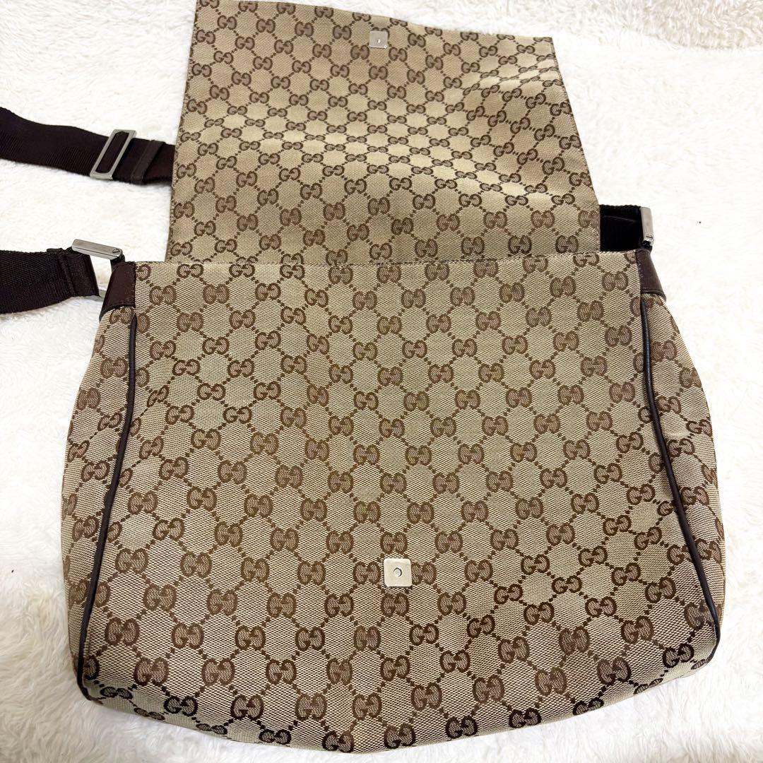 グッチ　メッセンジャーバッグ　GG 総柄　キャンバス　レザー　本革　ベージュ