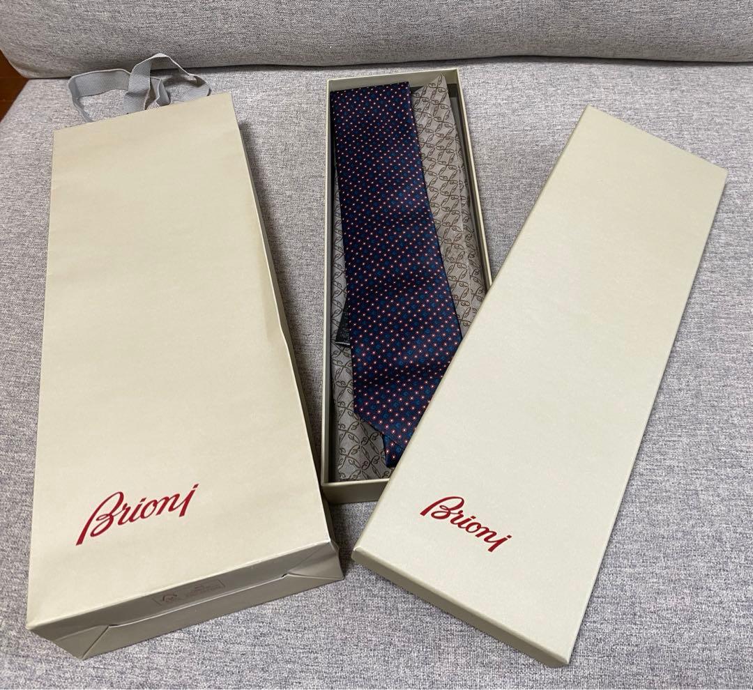 ブリオーニ　ネクタイ　箱付き