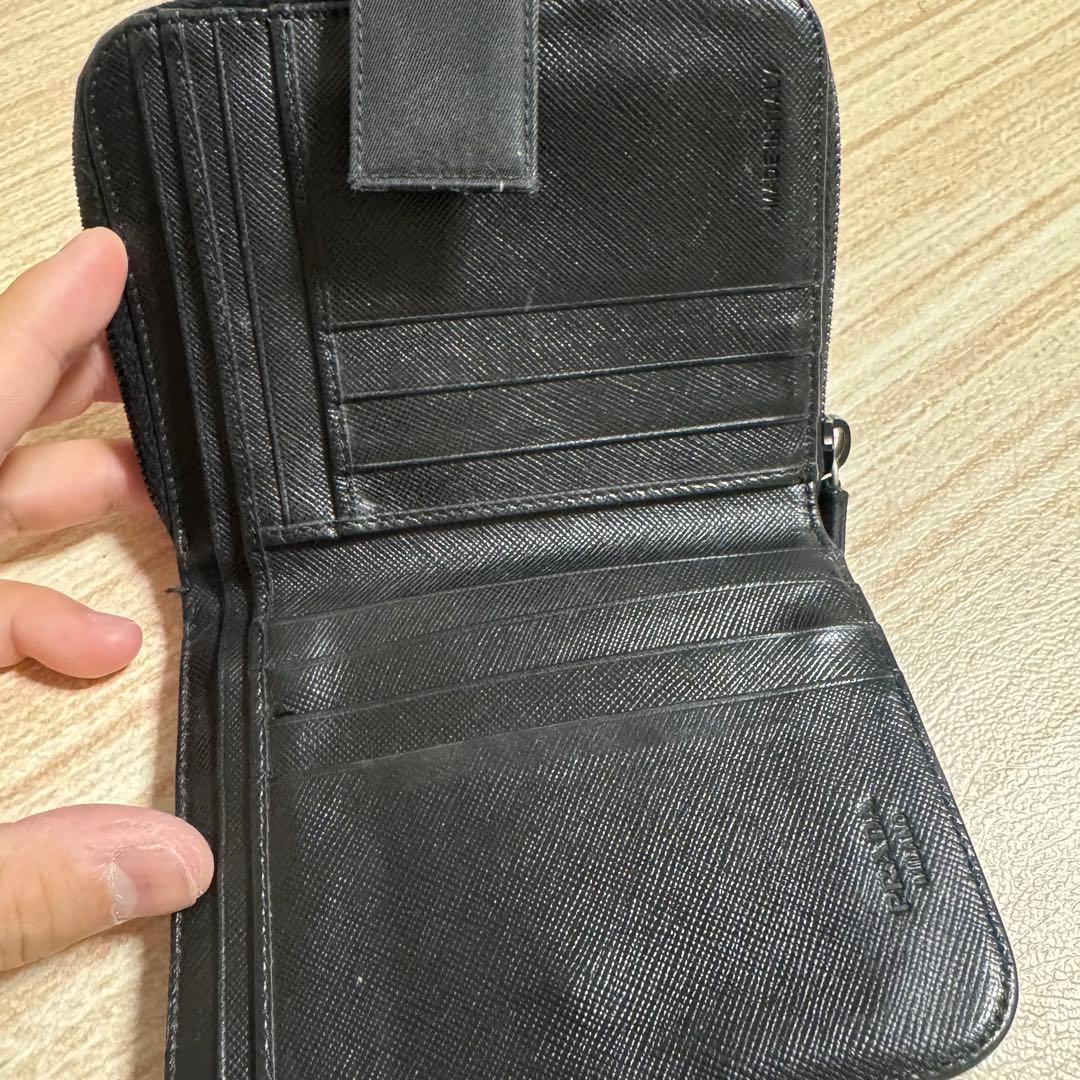 美品✨プラダ　折り財布　ラウンドファスナー　三角ロゴ