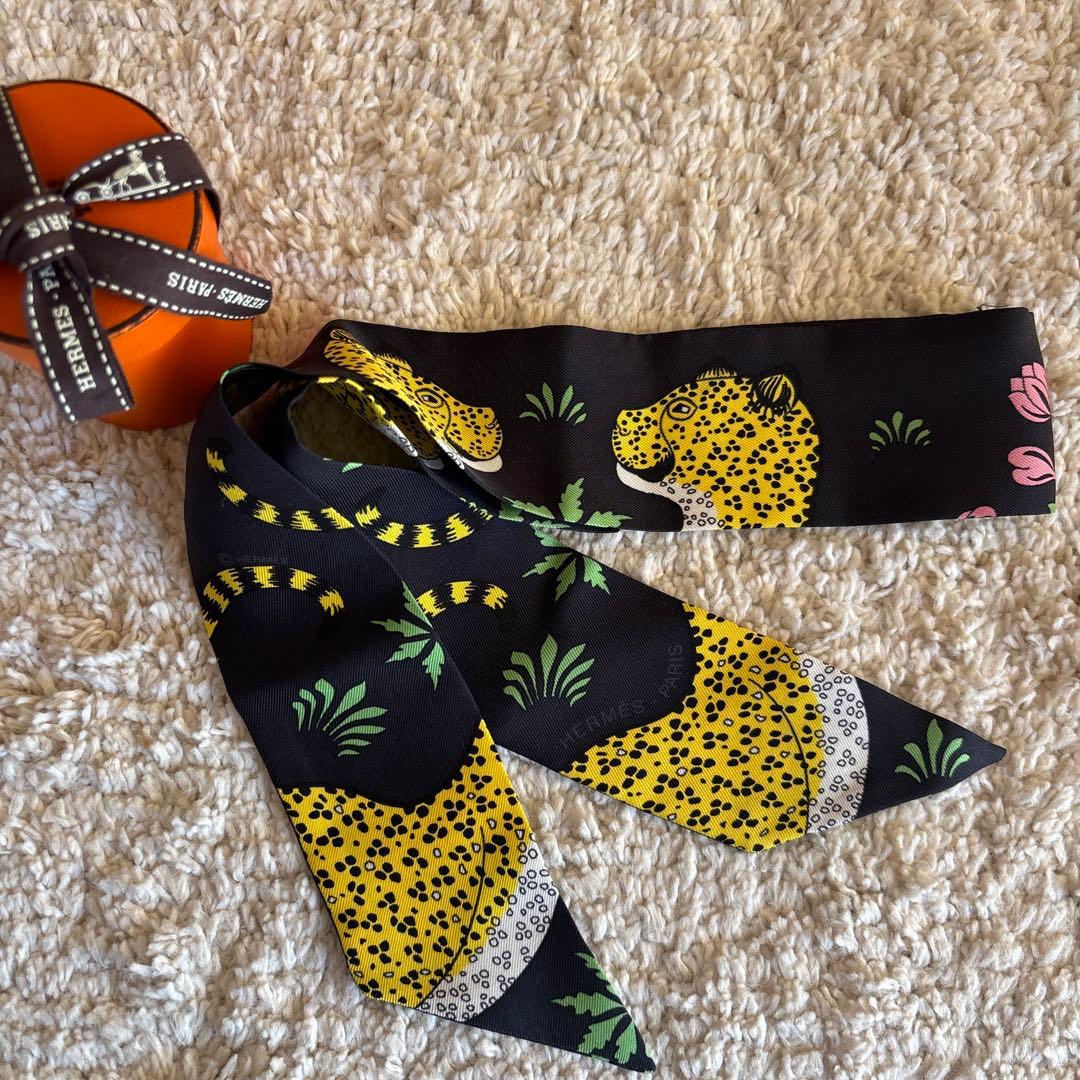 HERMES エルメス ツイリー twilly レオパード