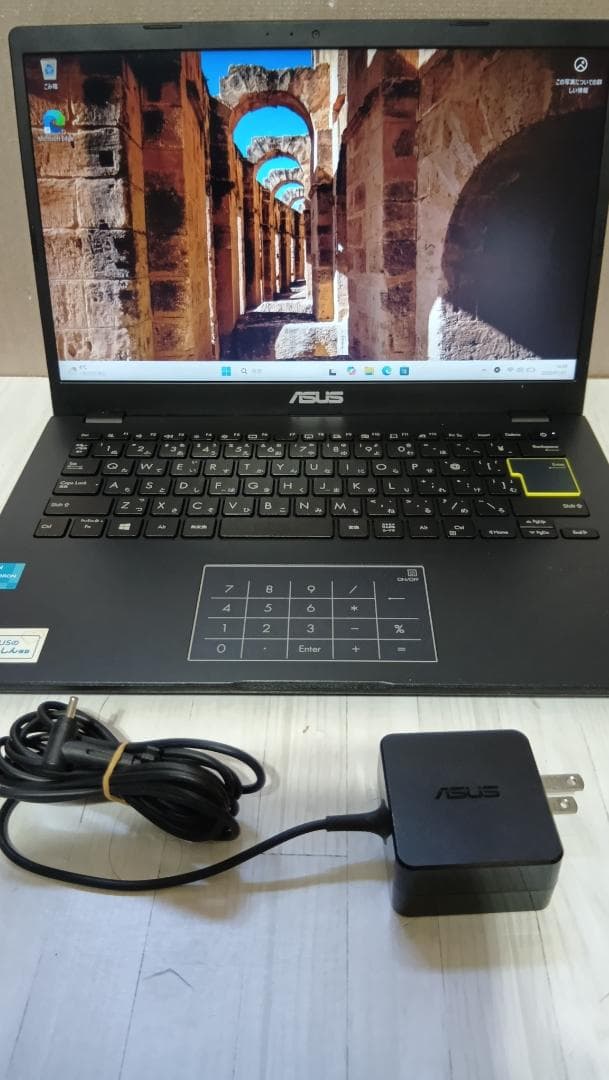 TRlK　Asus E410KA Celeron Office付き