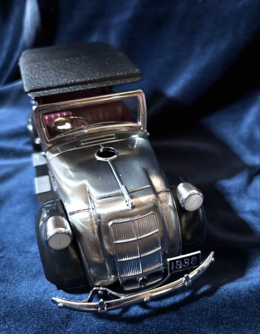 ★【トヨタ自動車AB型フェートン乗用車ミニチュアカー ライター機能付 】 希少品