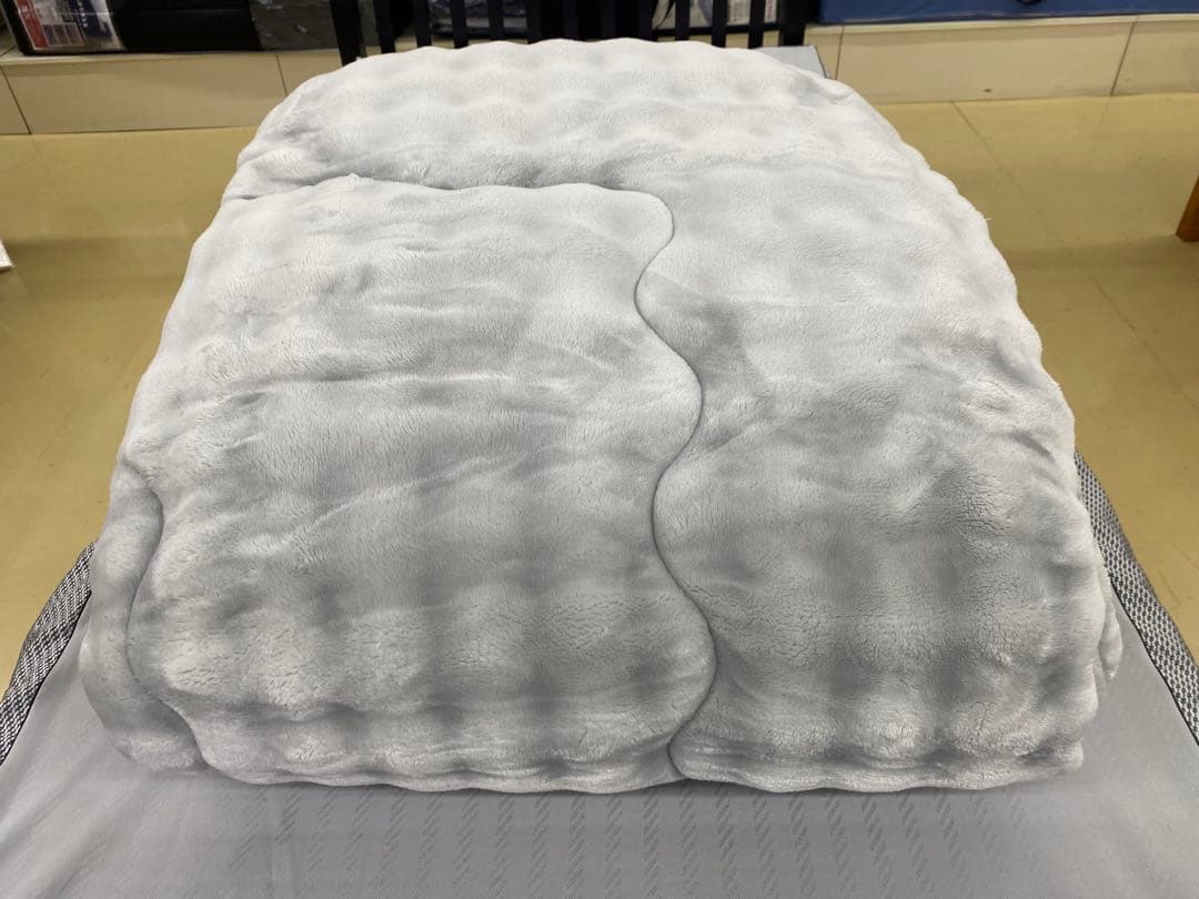 正方形・こたつ掛け布団・ふんわりボリューム・リバーシブル・約１９０×１９０㎝