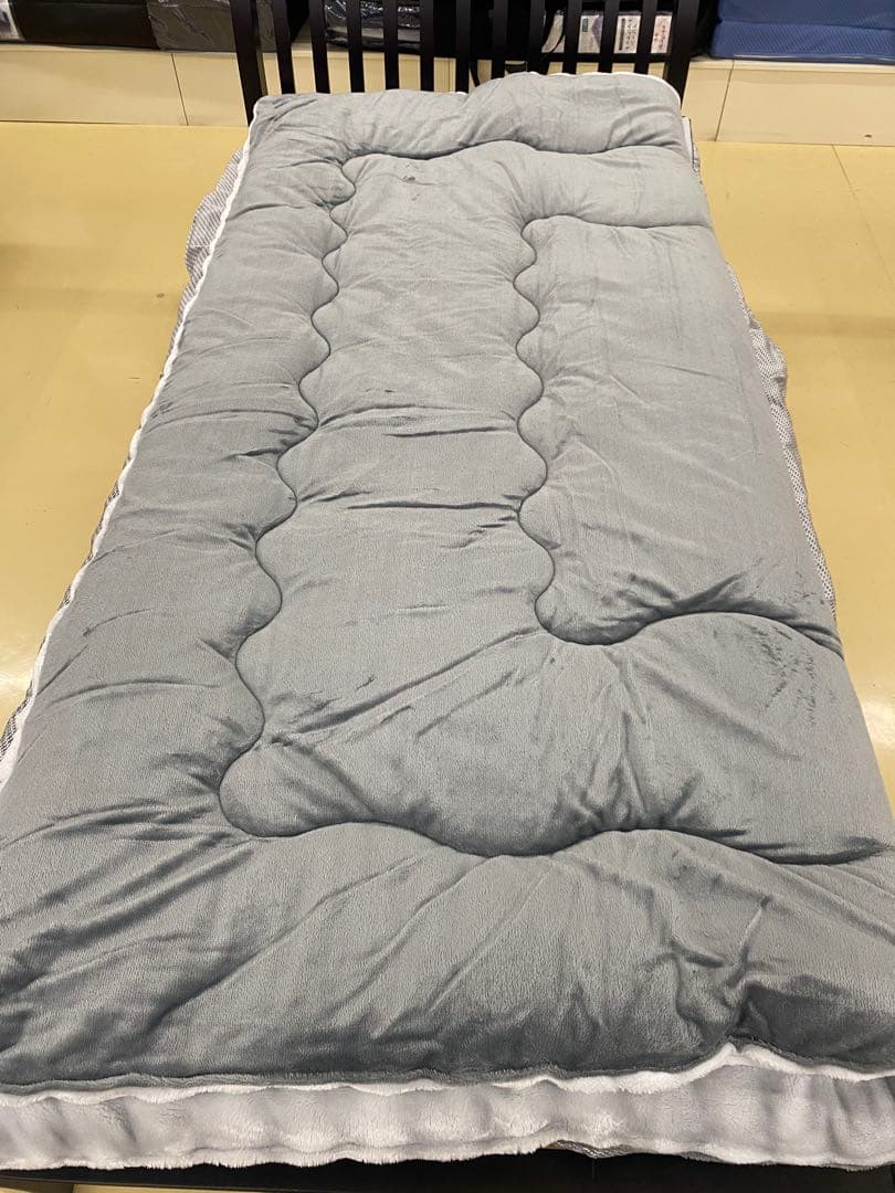 正方形・こたつ掛け布団・ふんわりボリューム・リバーシブル・約１９０×１９０㎝