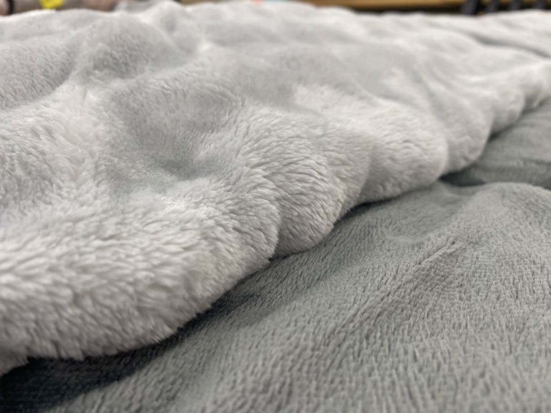 正方形・こたつ掛け布団・ふんわりボリューム・リバーシブル・約１９０×１９０㎝