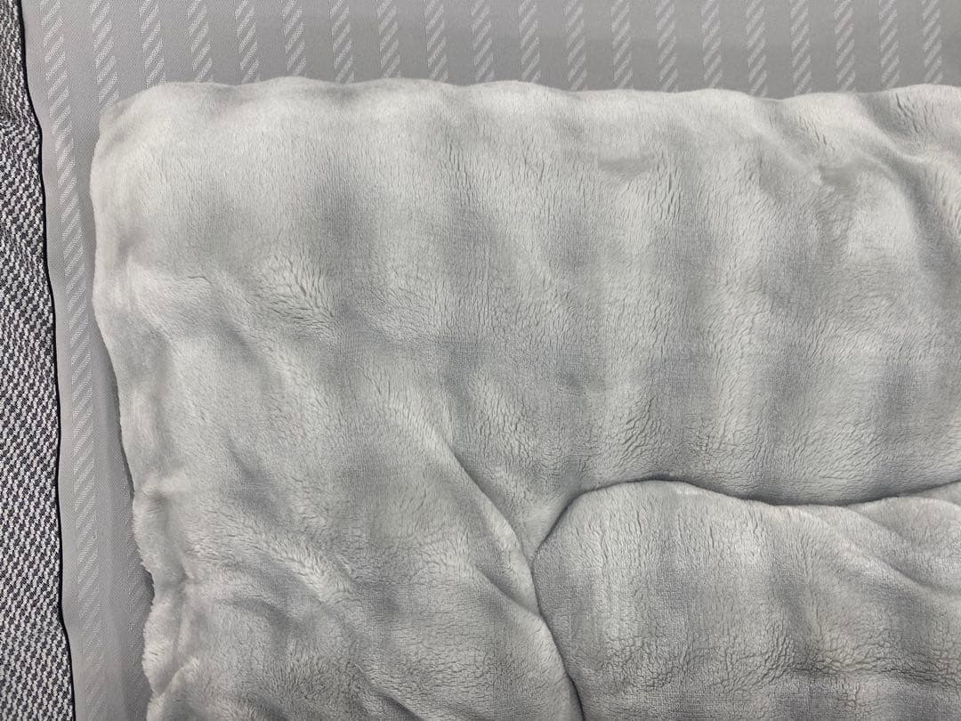 正方形・こたつ掛け布団・ふんわりボリューム・リバーシブル・約１９０×１９０㎝