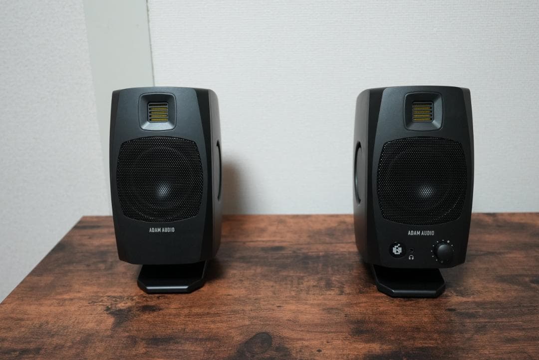 スピーカー・ウーファー adam audio d3v