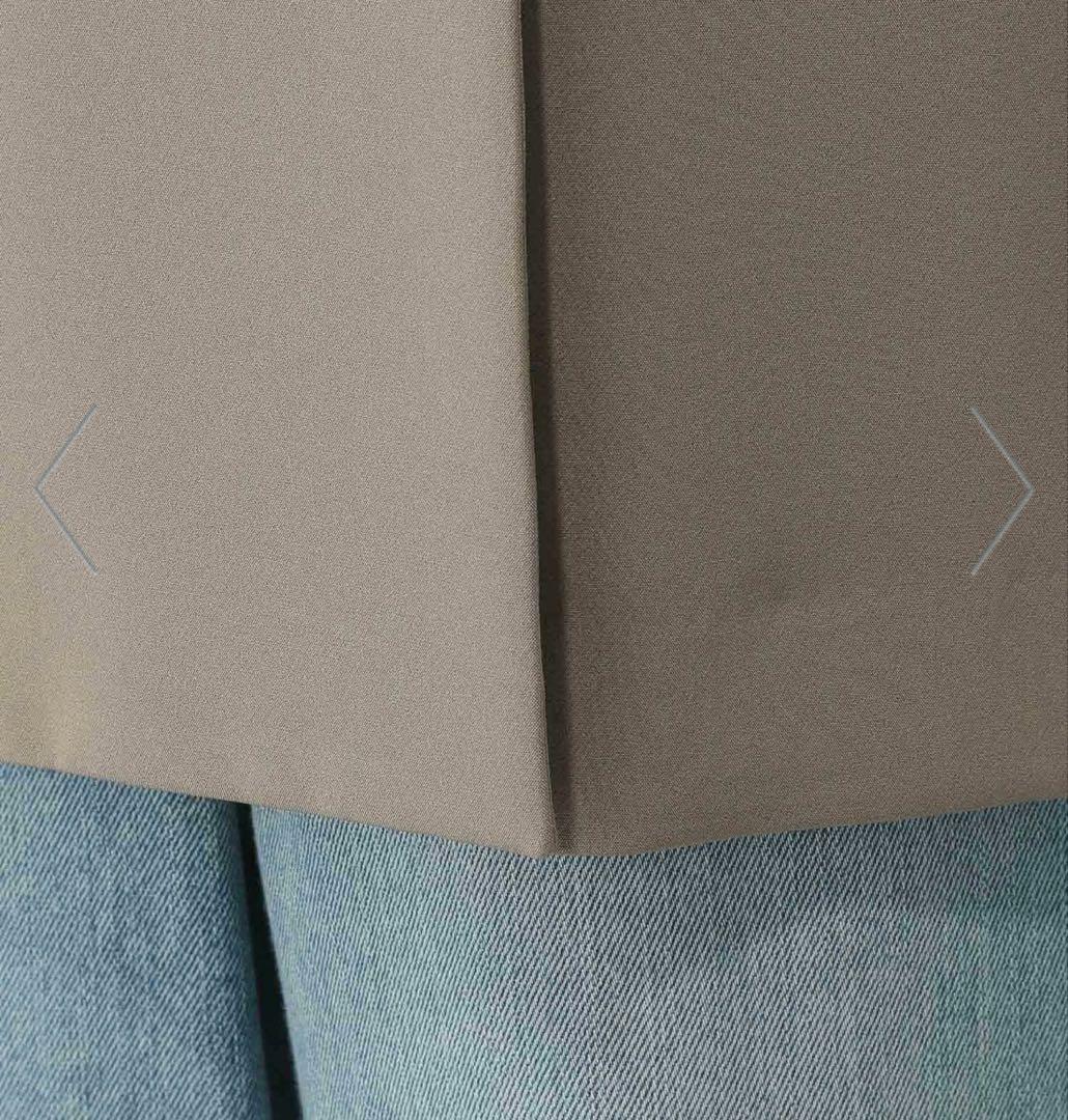 パンツスーツ&ツイードノーカラージャケット