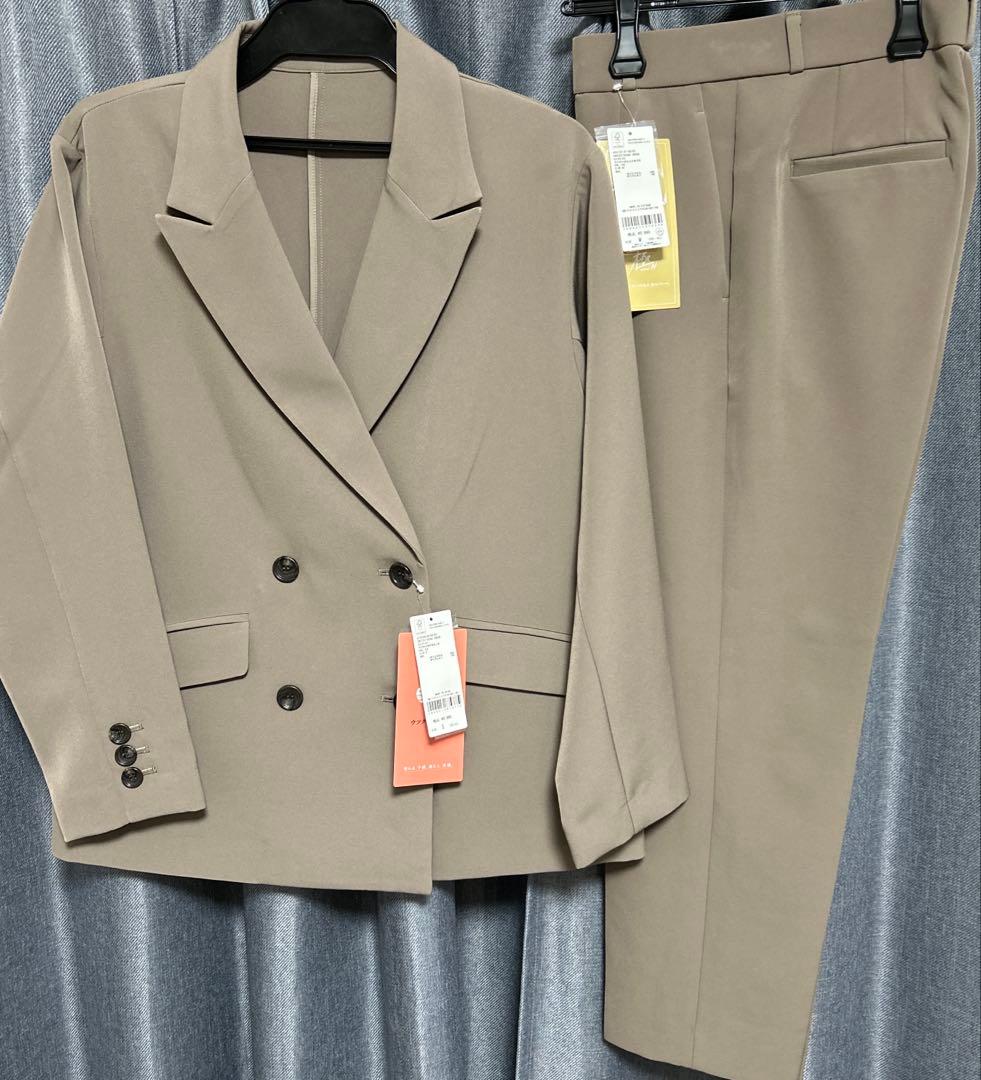 パンツスーツ&ツイードノーカラージャケット