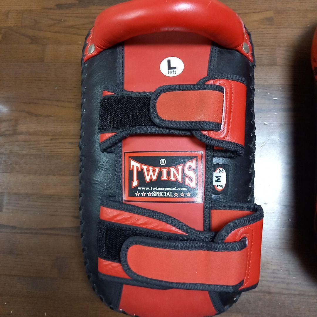 TWINS SPECIAL キックミット M