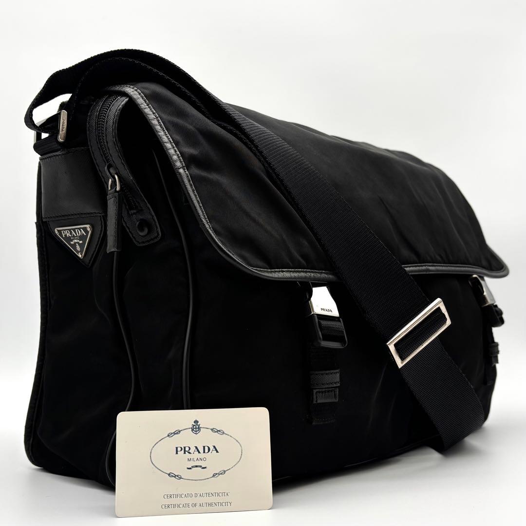 【A4収納可】プラダ　メッセンジャーバッグ サフィアーノレザー　大容量　ナイロン