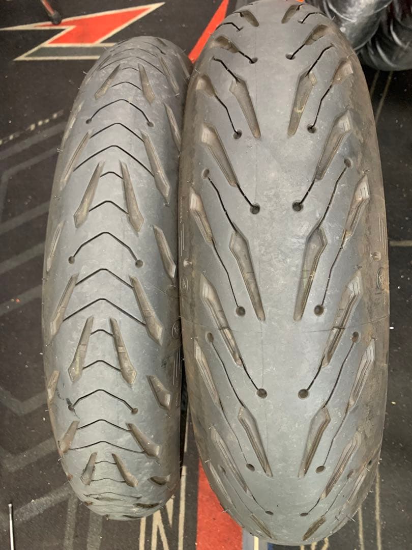 ミシュラン　ロード5前後セット（1000km使用のみ）