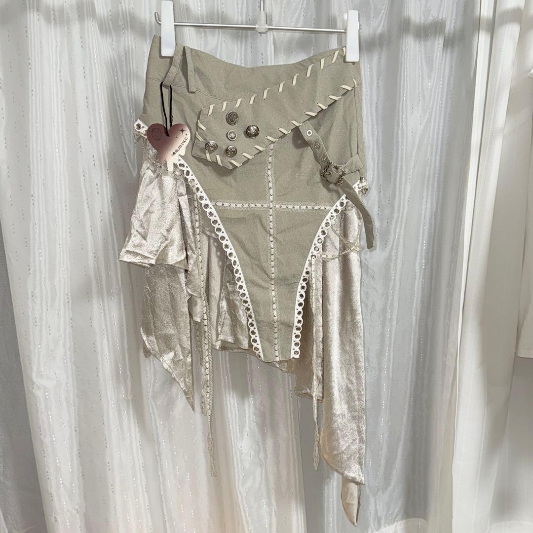 アシンメトリーベージュスカート ビンテージ風 パンク 非対称