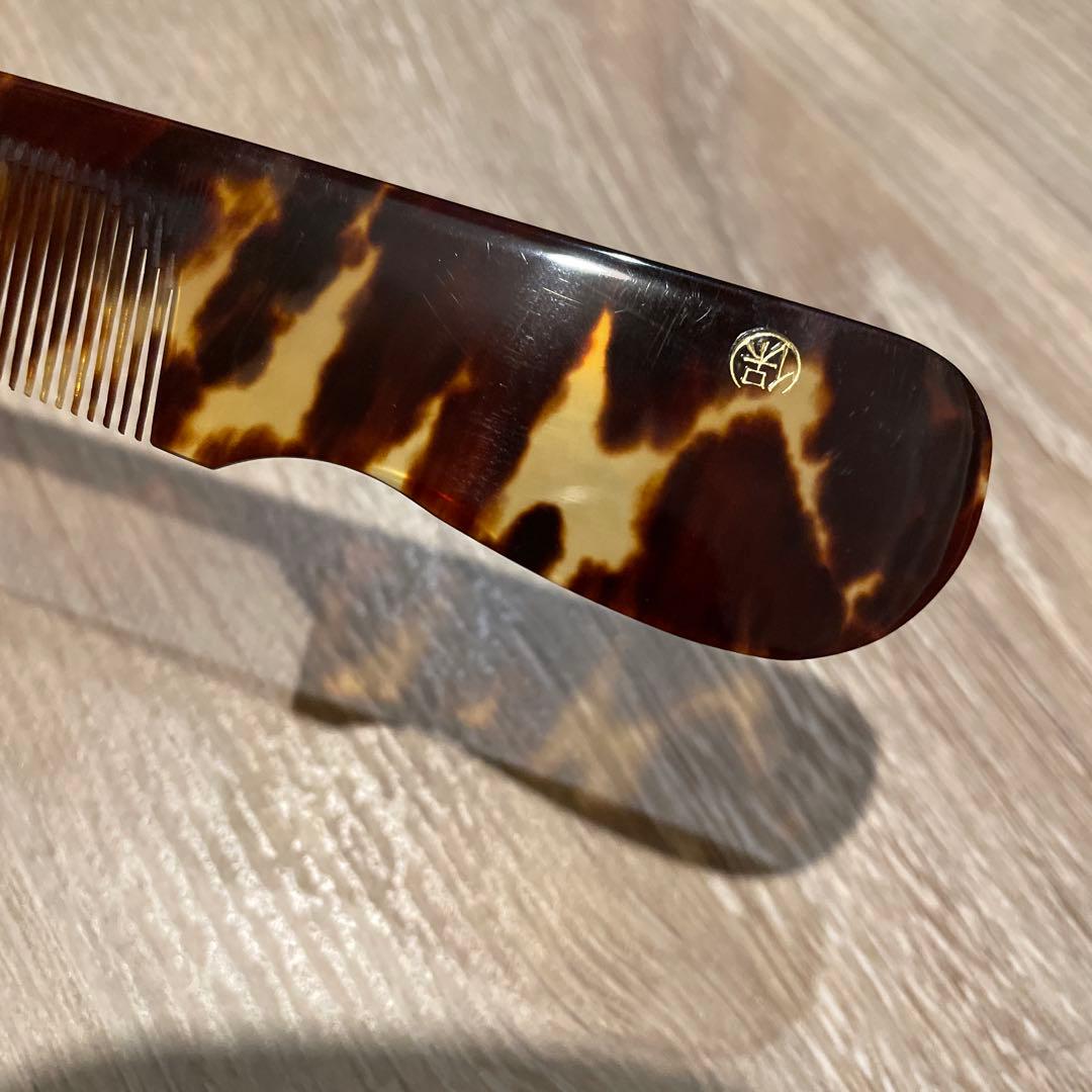 【新品・未使用】本鼈甲　角度櫛　18目　幸保　手付き　仕上げクシ　理容