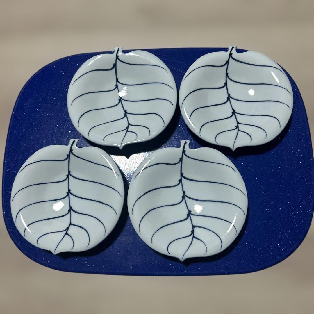 値下げしました　源右衛門　幅14.5cm 4枚セット 葉型の小皿 有田焼