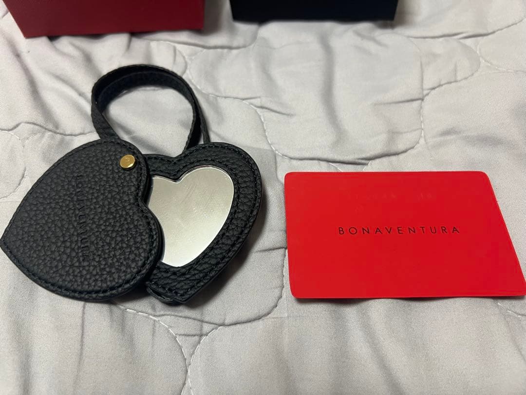 新品BONAVENTURA ハート コンパクトミラー シュリンクレザー　ブラック