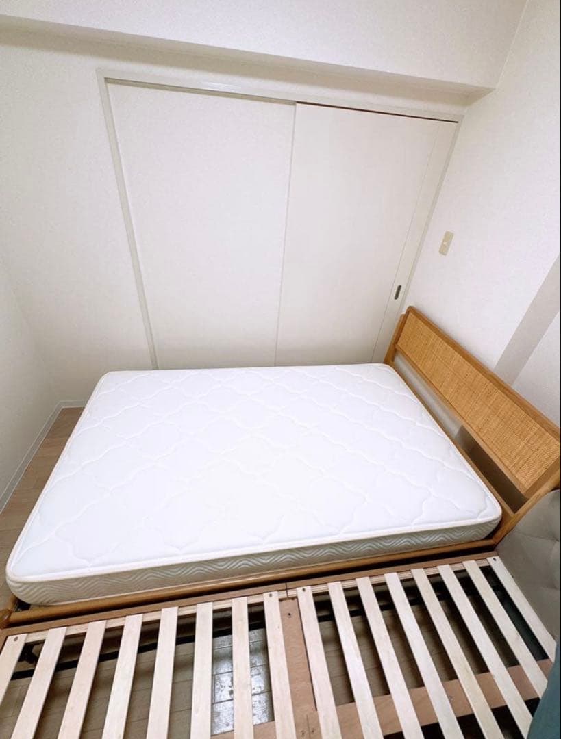 （直接引き取り可）ベッドフレーム　セミダブル　unico SOLK