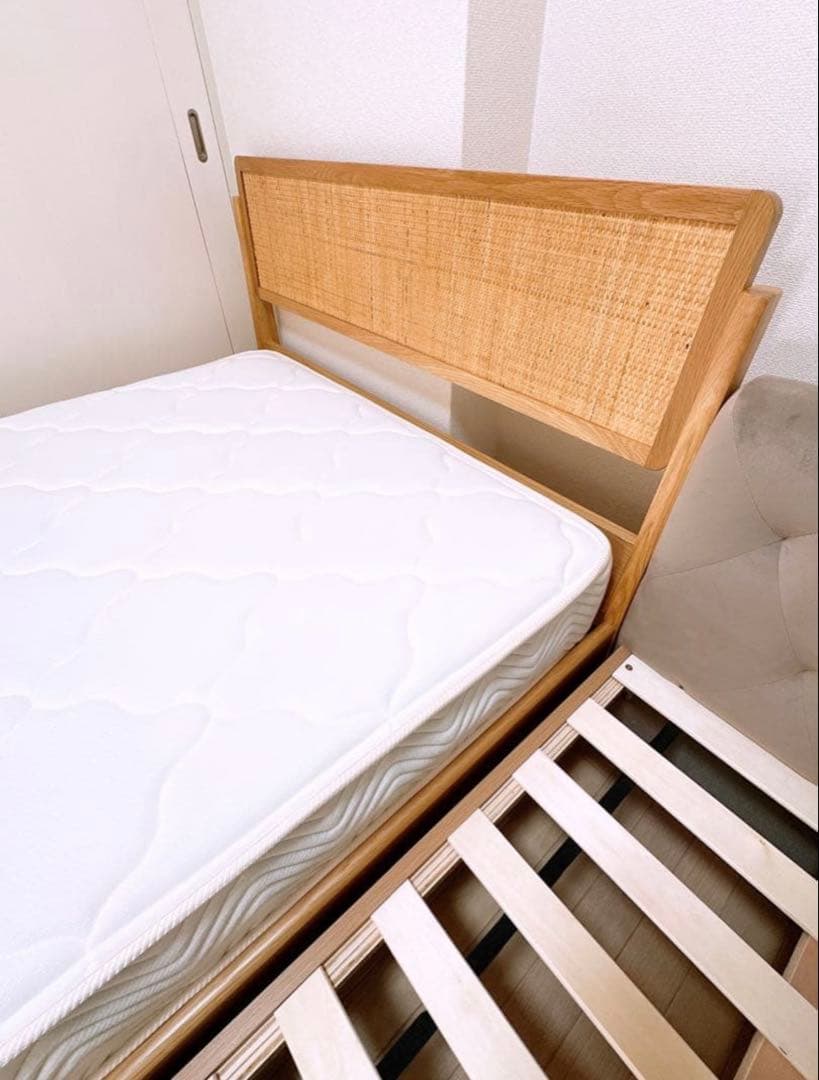 （直接引き取り可）ベッドフレーム　セミダブル　unico SOLK