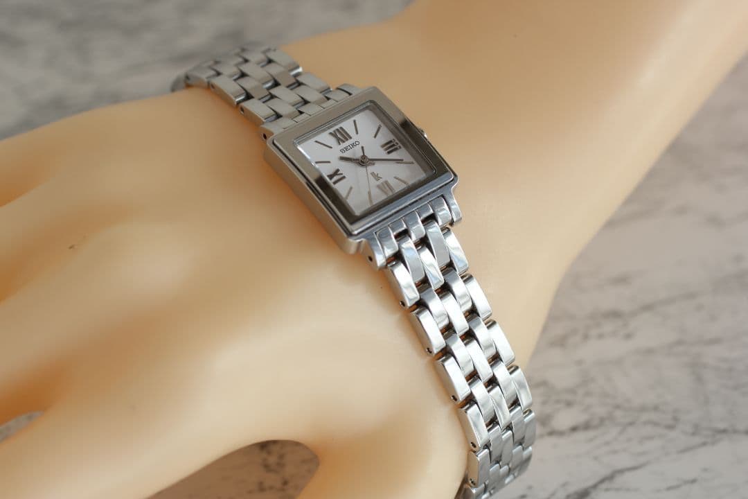 稼働品 セイコールキアSEIKO LUKIA 腕時計 1N01-OGKO