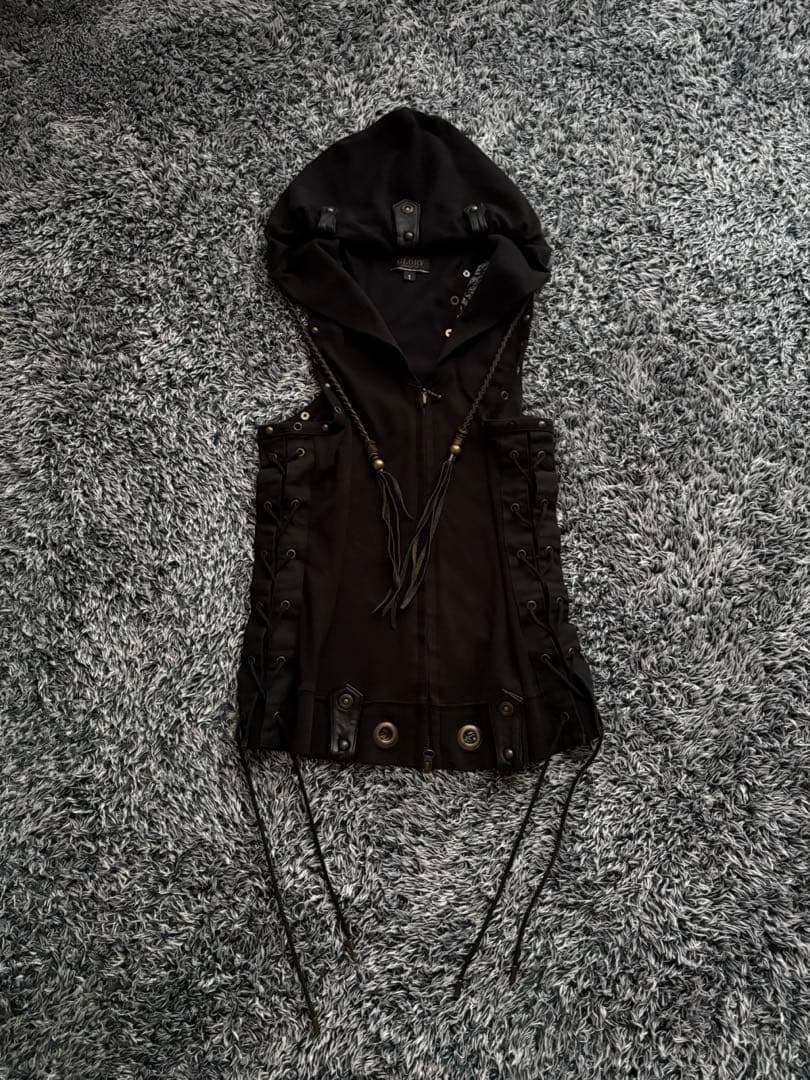 glory スタッズレースアップ ベスト