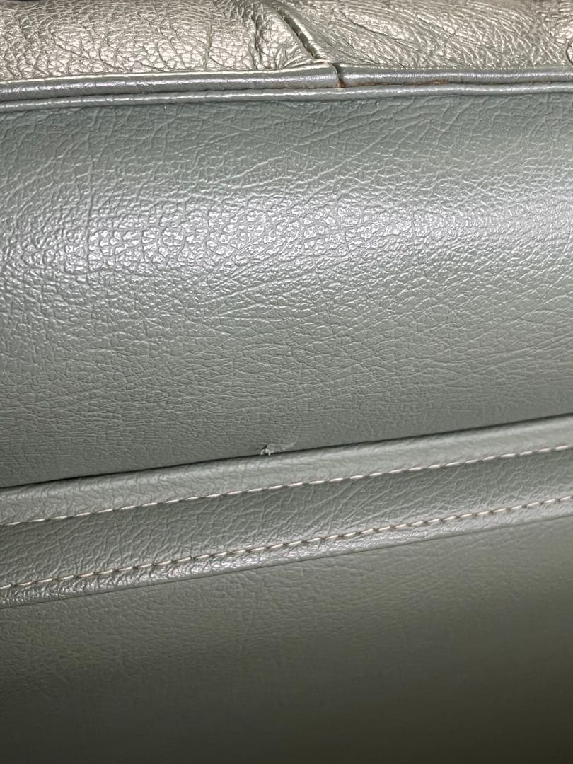 グリーンレザーソファ