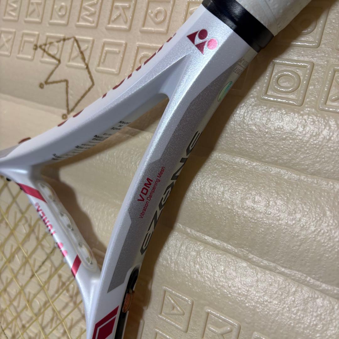 ヨネックス　テニスラケットEZONE100SL 【ソフトケース付き】