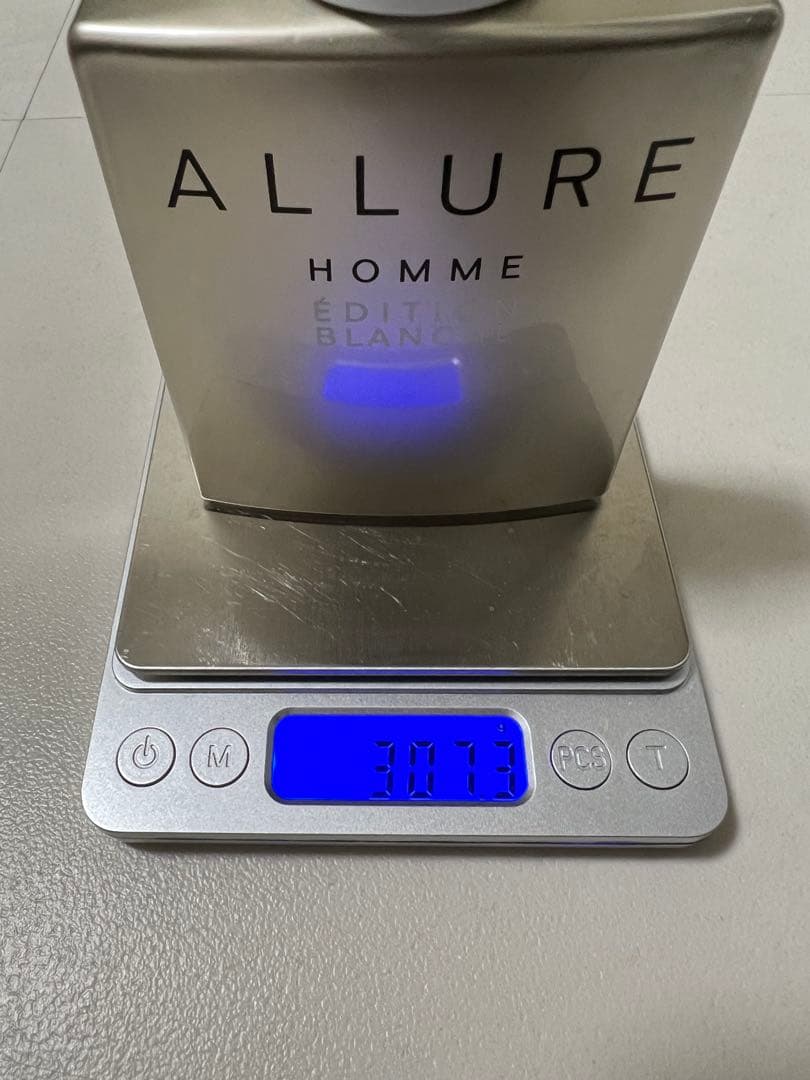 シャネル アリュール オム エディシオン ブランシュ オードゥ パルファム（ヴ…