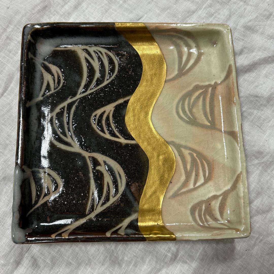 仙山窯/安藤日出武 造/金彩波紋大皿/飾皿/共箱/陶磁器/焼物