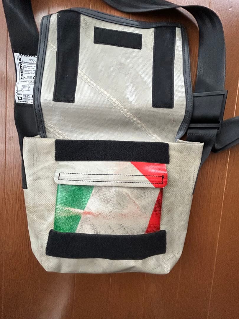 フライターグ　F11 LASSIE ラッシー