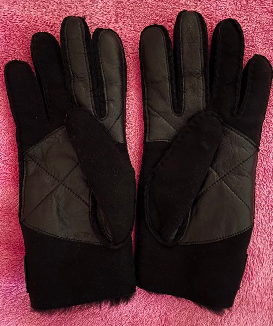 【新品】UGG アグ　手袋　ムートン　Lサイズ　黒