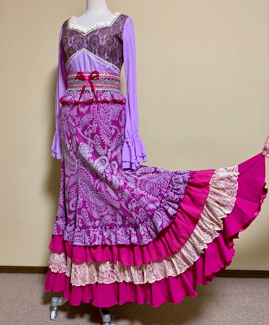 フラメンコ衣装　ソニアジョーンズ上下セットベルト付き　サイズMA