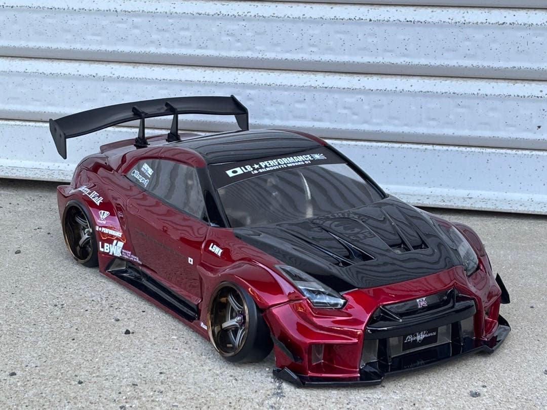 ラジコンボディ TETSUJIN R35 GT-R リバティーウォーク 塗装済