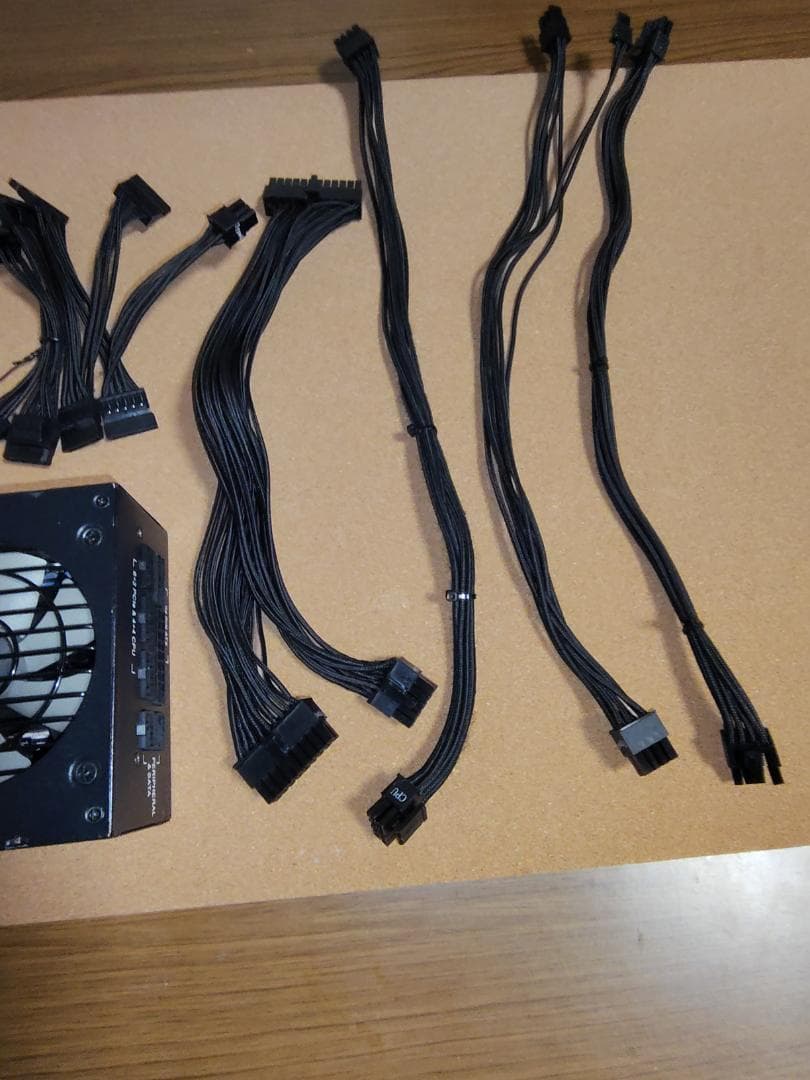 Corsair SF600 600W SFX電源ユニット