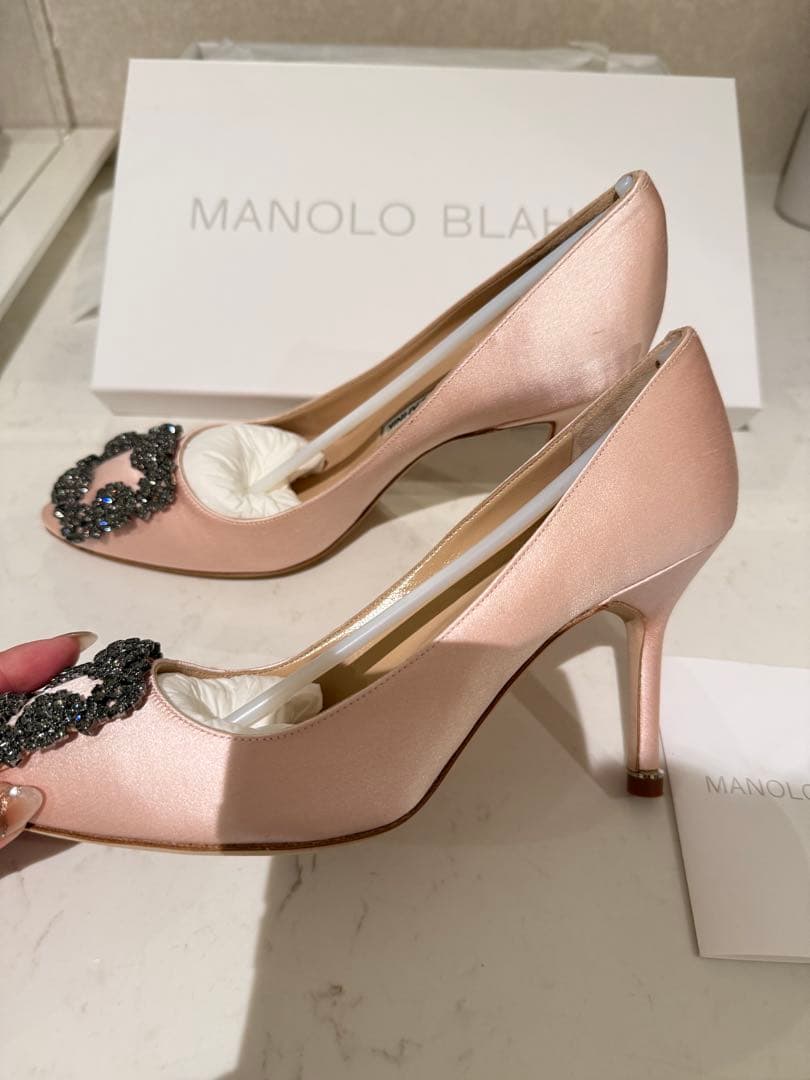 マノロブラニク ハンギシ9cm 35サイズ