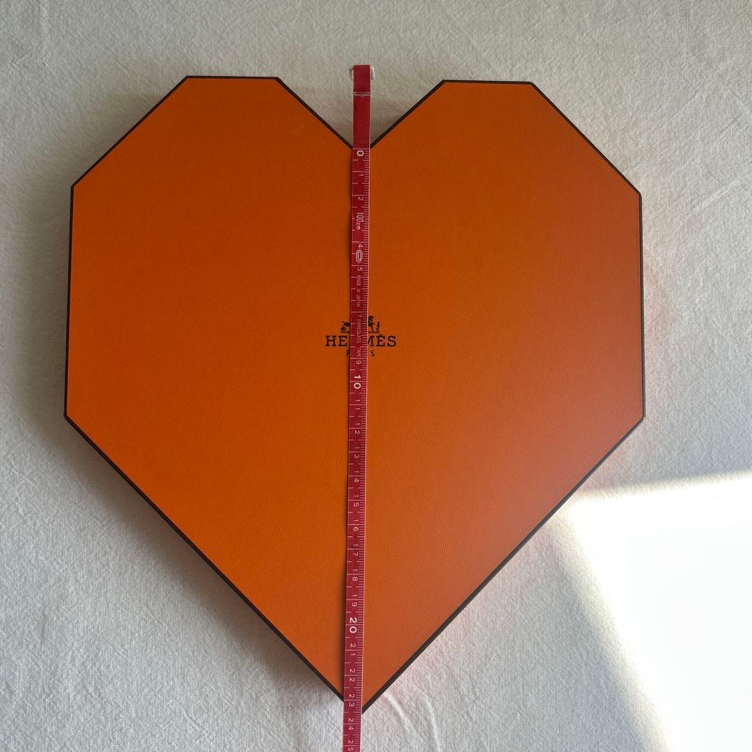 【激レア】HERMÈS オレンジ ハート型ギフト箱