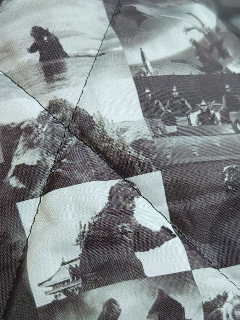 BREEZE ゴジラ 美品 日本限定 スカジャン ２面用 サテン vintage