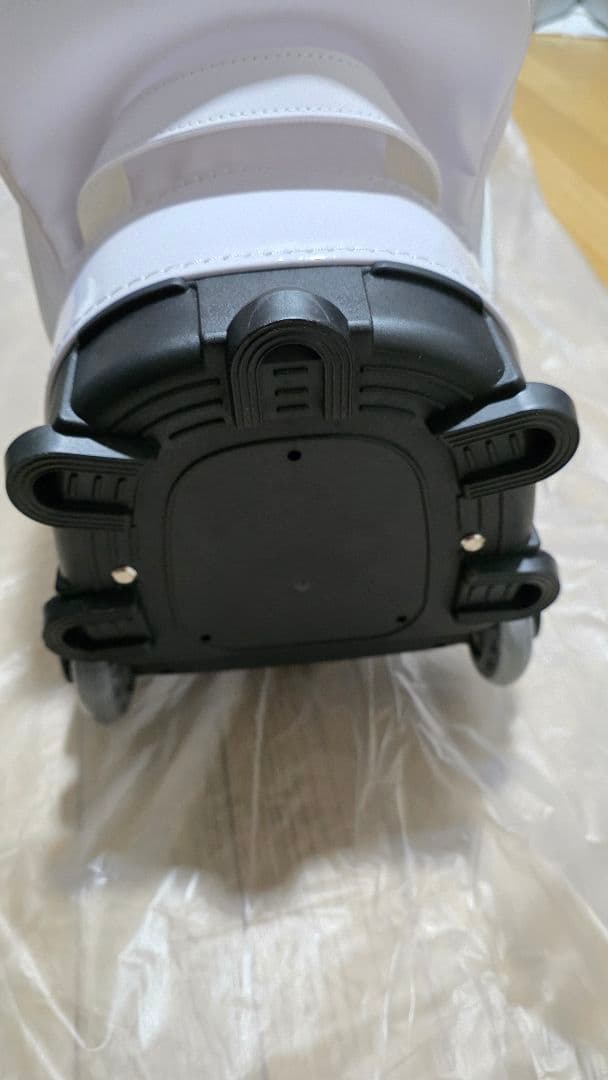 パーリーゲイツ　キャスター付　PEARLY GATES キャディバッグ　白　新品