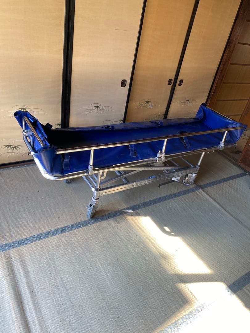 nissin 浴室用　ストレッチャー　入浴介助　昇降式　日進医療器