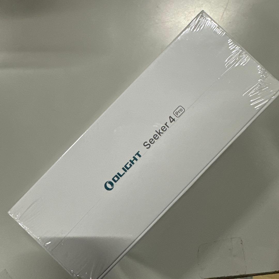 新品未開封　OLIGHT(オーライト) Seeker 4 Pro LEDライト