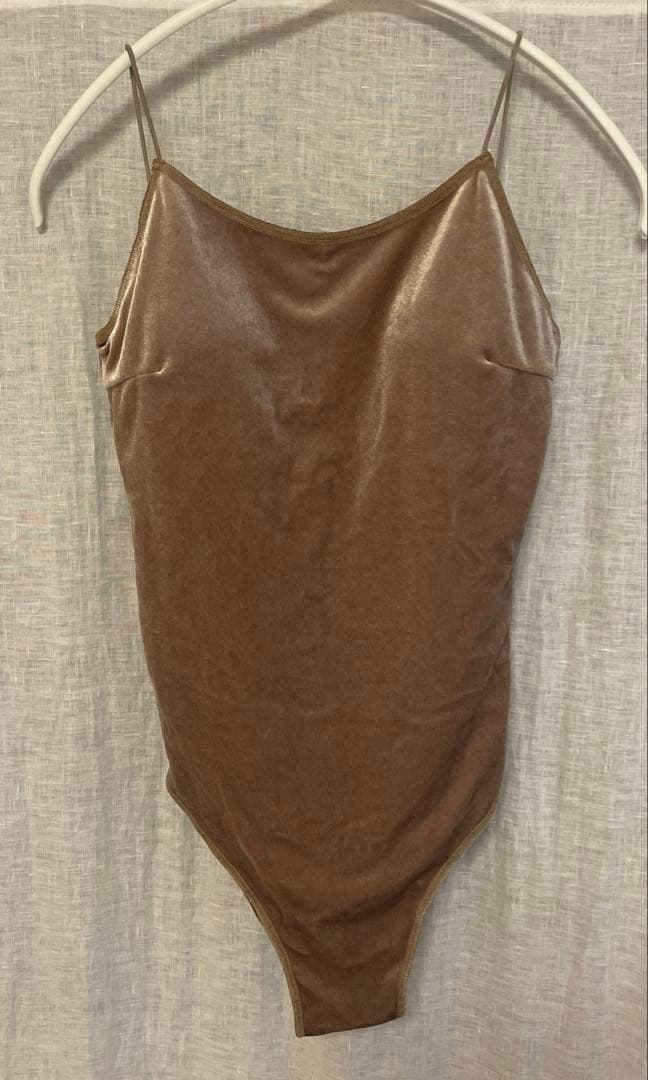 エトレトーキョー　ETRE Tokyo 水着　伊原葵着用