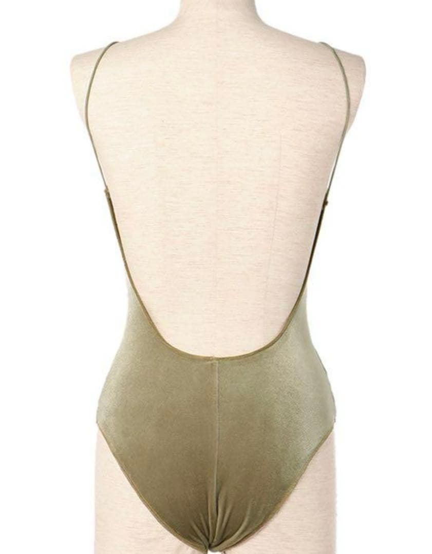 エトレトーキョー　ETRE Tokyo 水着　伊原葵着用