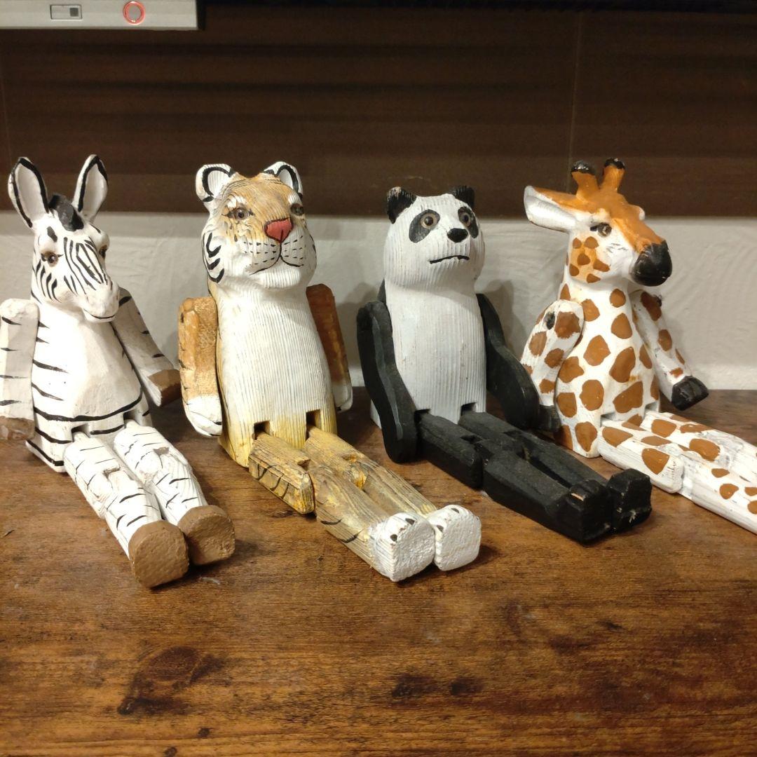 木製動物置物セット（シマウマ, トラ, パンダ, キリン）