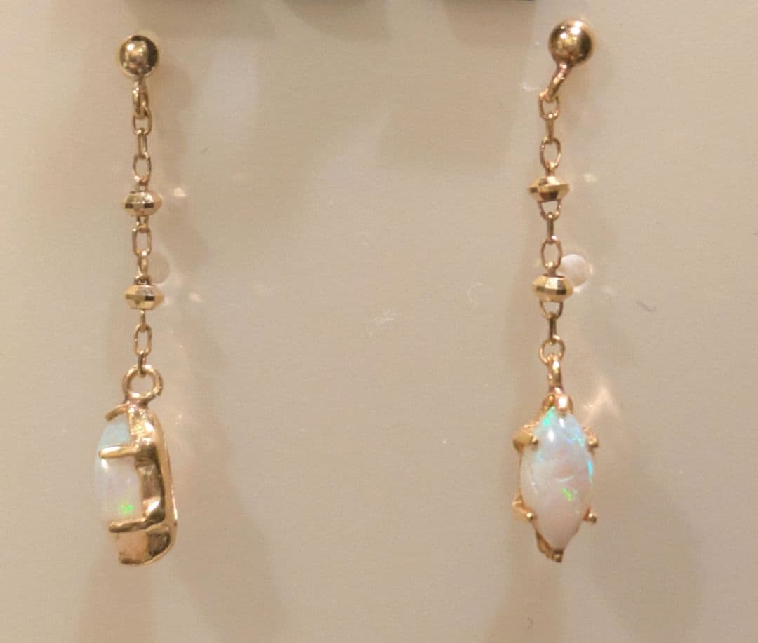 り*え様 ゴールドチェーンオパール18Kピアス