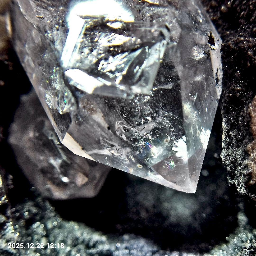 天然ハーキマーダイヤモンド 母岩付原石 USA産 ダブルポイント 虹多 アイリス