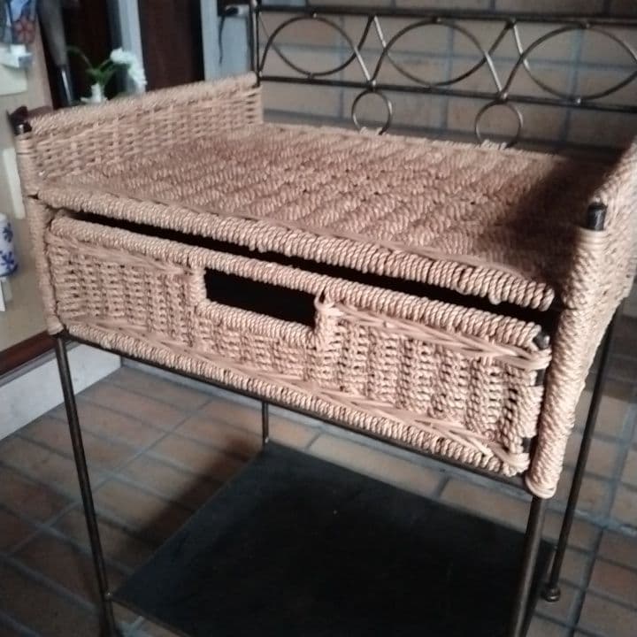 アバカ製　天然　サイドテーブル 引き出し付き　ナイトテーブル　サイドテーブル