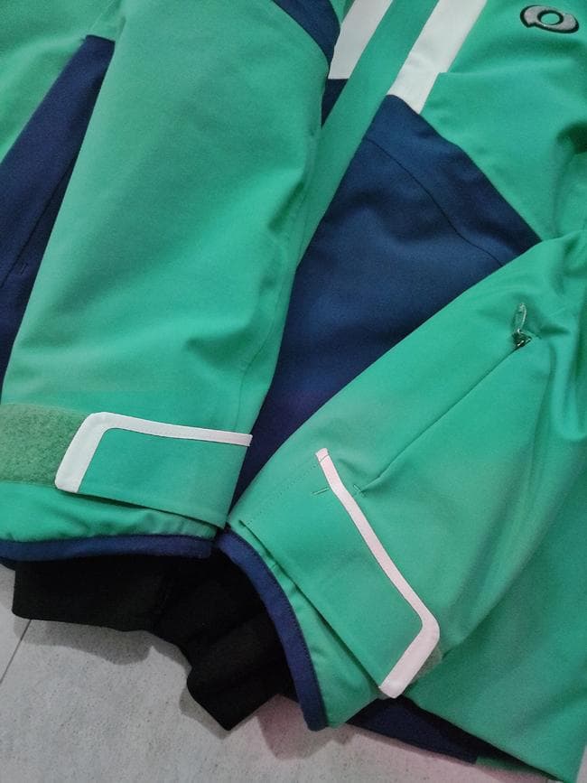 美品 オンヨネ Hyglater 4wayストレッチ スキーウエア 上下セット